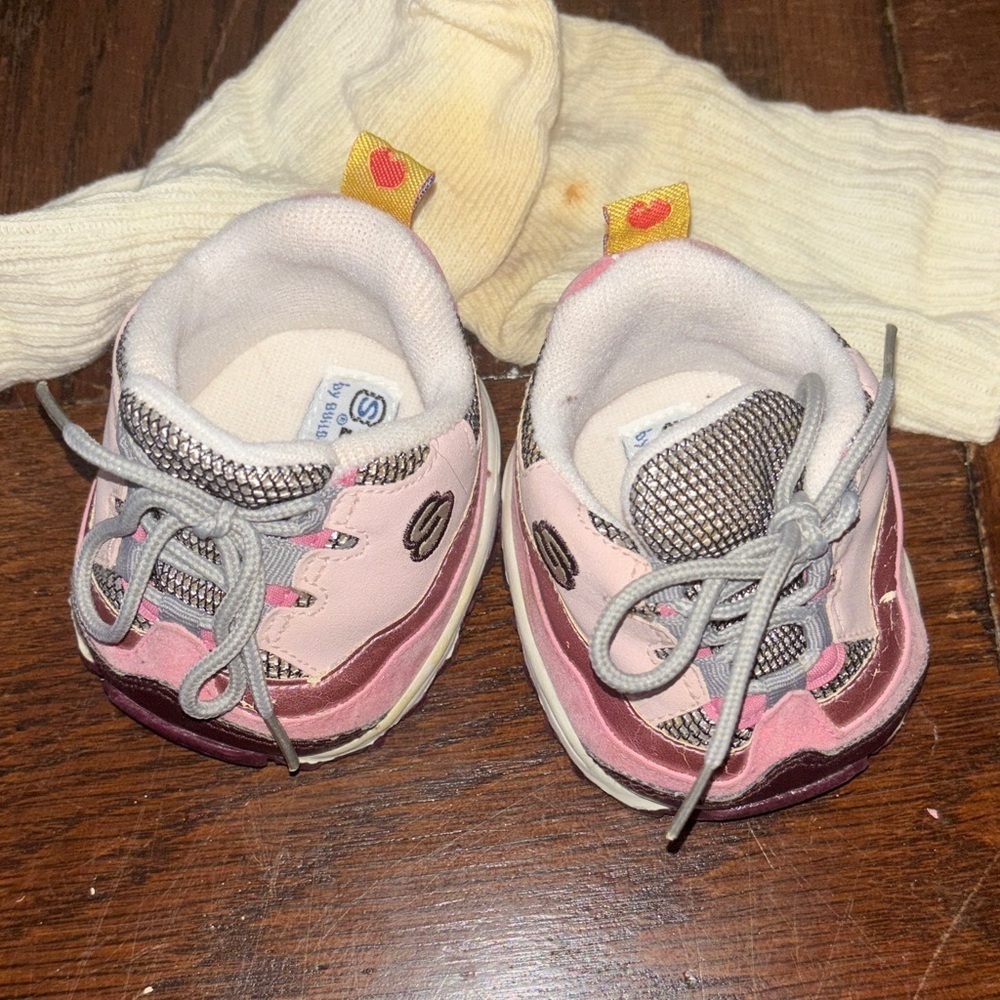 Vintage build a bear Skechers Pink and Gray build a bear Sneakers and socks - Picture 2 of 7